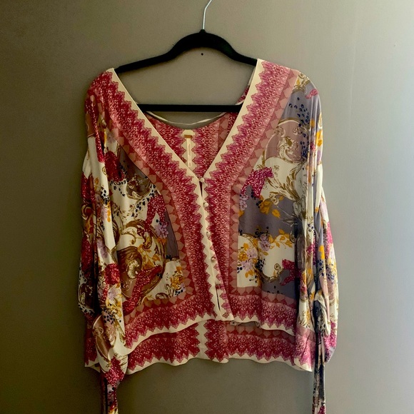 Top - Picture 2 of 2